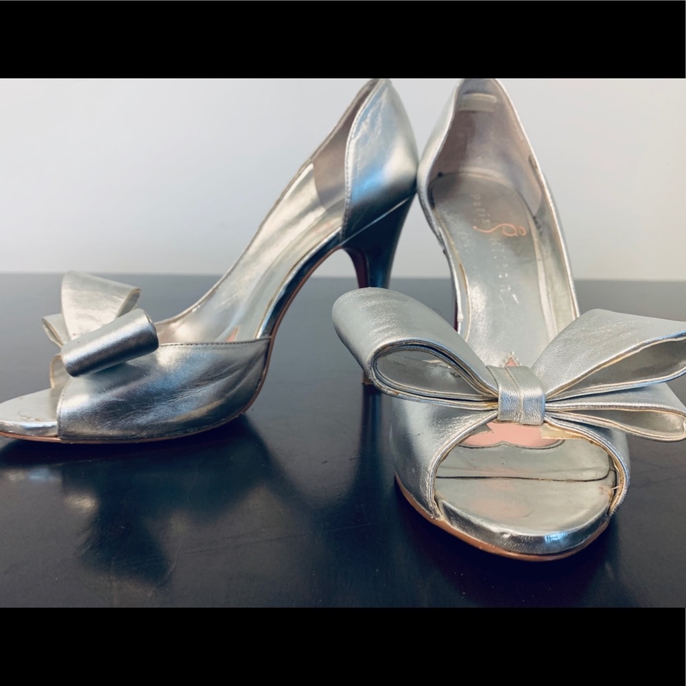 Paris Hilton Senorita Heels Silver Pumps 6M look!
